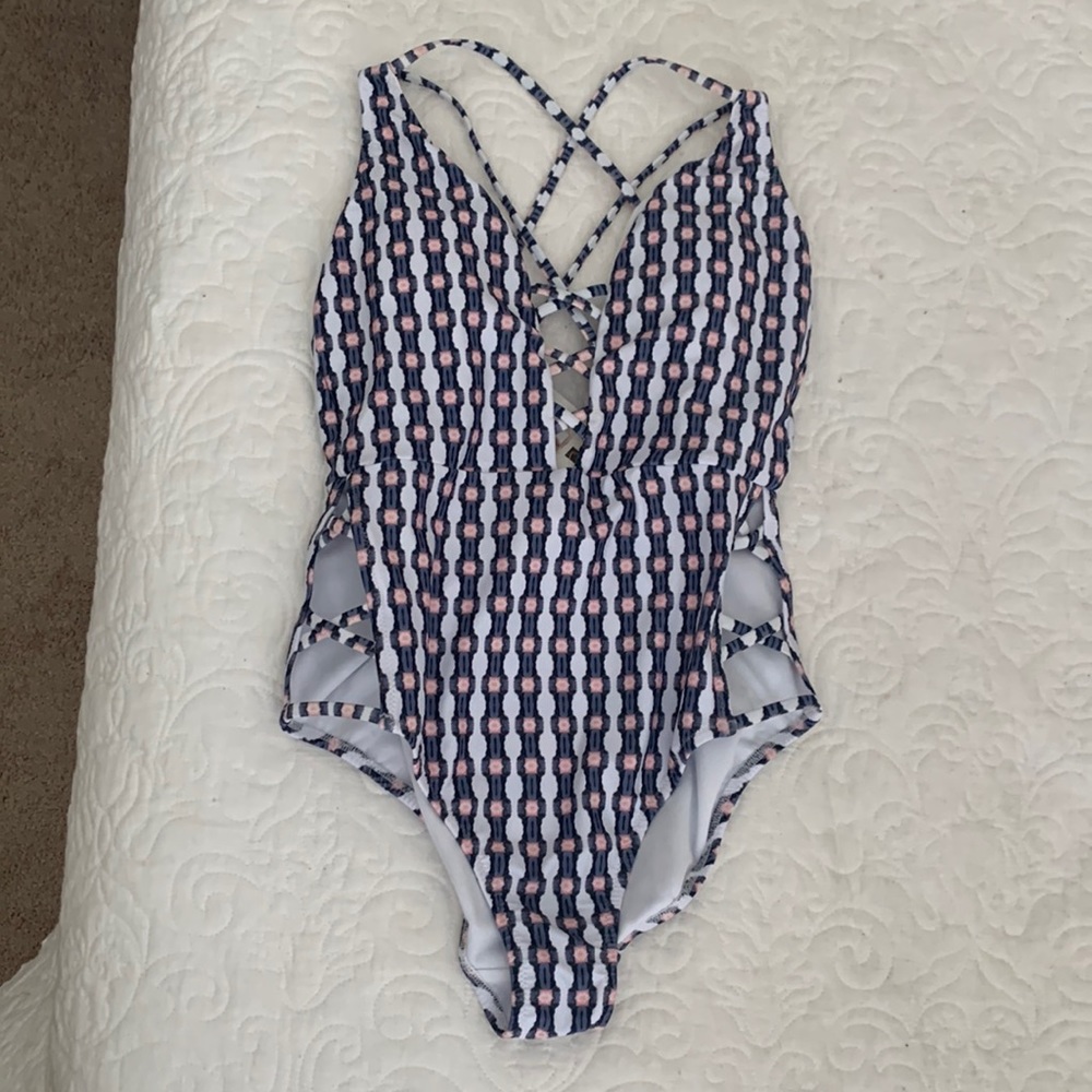 Bathing suit (new w/ tags)